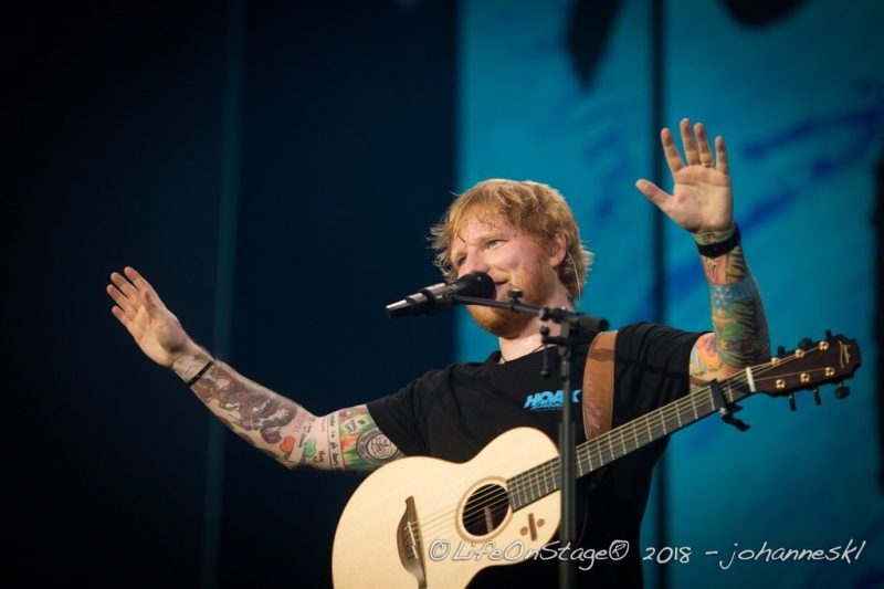 Ed Sheeran zeigt sich verliebt mit seiner Cherry Seaborn im neuen Video
